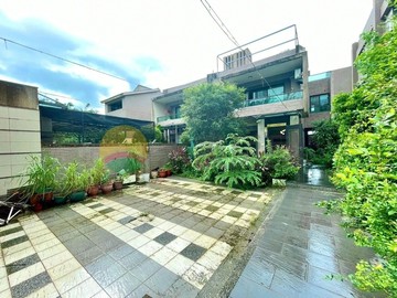 A★小港大坪頂大地坪可停四車庭院車庫別墅透天｜高雄市小港區高坪十一路