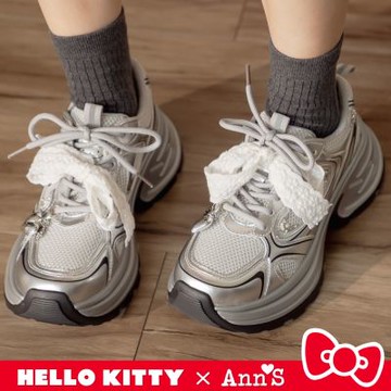 Ann’S X Sanrio三麗鷗 HELLO KITTY 聯名 夢幻愛心扣蝴蝶結老爹鞋6cm-銀
