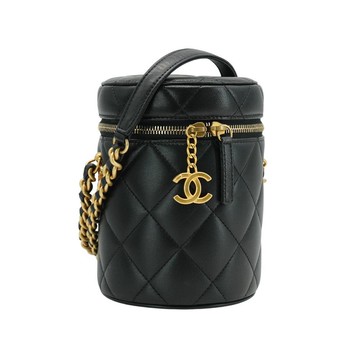 Chanel 羊皮仿舊金鍊斜背水桶包