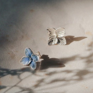 植物描繪系列 | 一朵繡球花耳環