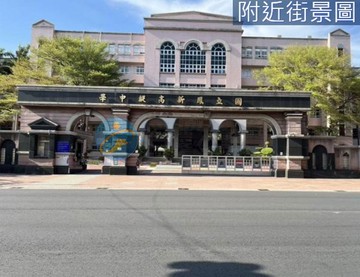 衛武營超大三角窗20米大面寬1+2樓店可停6台車｜高雄市鳳山區新康街