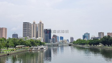 ✨近亞灣✨7年輕屋齡*稀有雙陽台*衛浴開窗溫馨兩房｜高雄市前金區七賢二路