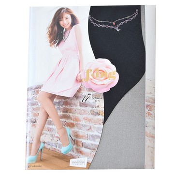 Fukuske 福助f*ing Motesto 左腳踝優雅施華洛施奇水晶雙腳鍊圖騰花紋褲襪(黑色/M-L)