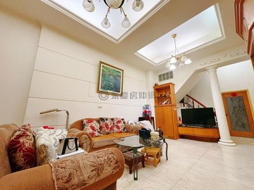 夢時代│屋況好騎樓停車│超大空間質感透天｜高雄市前鎮區翠和街