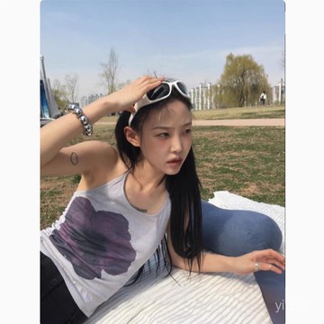【臺灣有貨】Unique SEI 韓版街頭Y2K花朵印花複古小衆掛脖顯瘦露背吊帶背心女