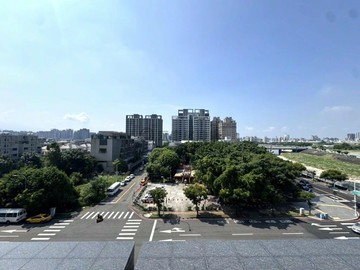 郁飯糰朝南面公園全新百坪大面寬可停三車電梯豪墅｜台中市北屯區景賢路