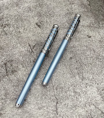 【快速客製_馬年禮盒】贈刻字_品初_冰河灰藍鋼珠筆+送皮質筆套