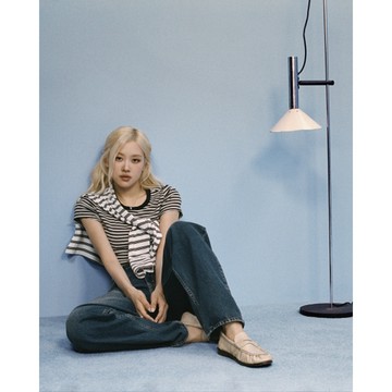 Levi's® 條紋短袖T恤 / 微彈性 ROSÉ朴彩英同款 女生上衣 人氣新品 0085R-0020