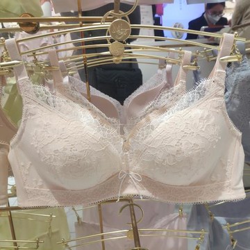 曼妮芬24春夏新款無鋼圈聚攏文胸20812337性感蕾絲邊內衣小胸顯大