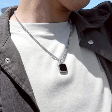 BOSS / 1580648 / Odell 不鏽鋼軍牌項鍊 銀色