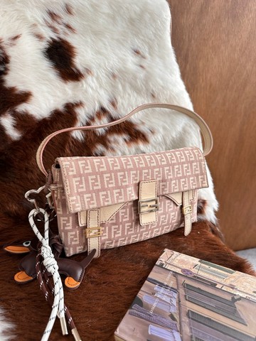 中古包 Fendi mini 乾燥玫瑰粉法棍