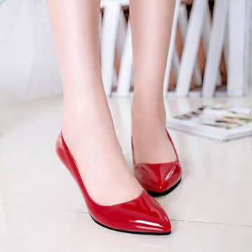 法式高跟鞋女2024年新款春秋百搭中跟不累腳細跟尖頭職業軟皮單鞋