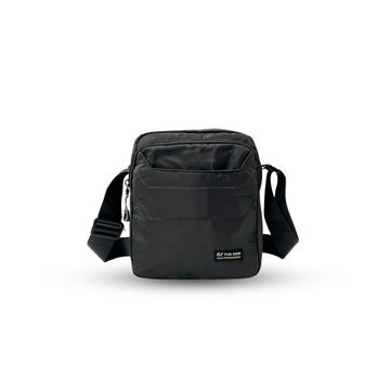 【YUNJOIN】Tech 直式多層斜跨包-黑色   都會小包 側背包 科技布料