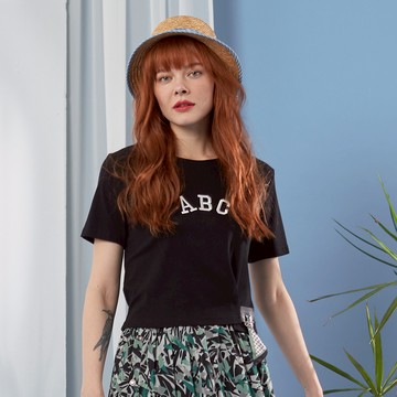 CLL巧玲瓏 絲巾綁帶造型字母上衣 2133705