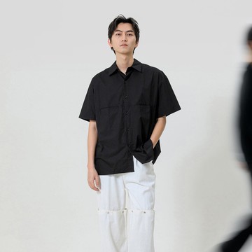 後背帶口袋襯衫