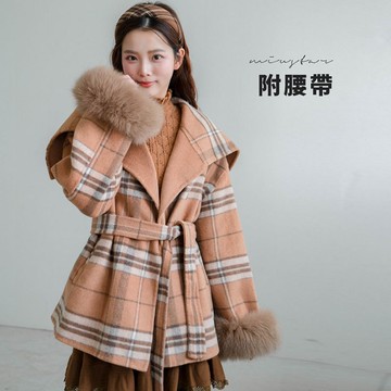 現貨★附腰帶!100%澳洲羊毛大翻領設計狐狸毛圈可拆格紋外套(共1色)1223 【NR2676】