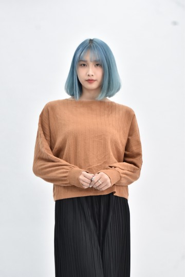 (L)  寬鬆棕色長袖上衣