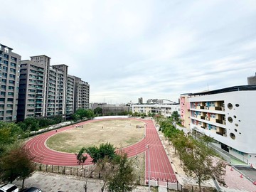 高鐵特區⭐️面學校永久視野棟距｜大4房連號雙平車｜台中市烏日區三榮十五路