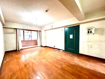 二聖輕軌站商圈永久棟距三房車位大樓｜高雄市前鎮區二聖路