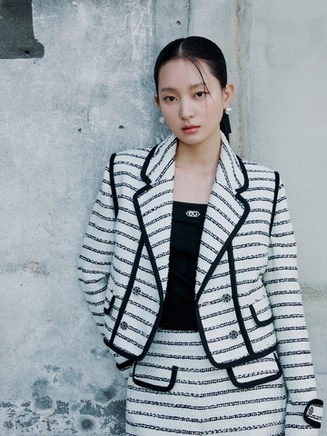 Striped Contrast Point Blazer (ER2WJ361)