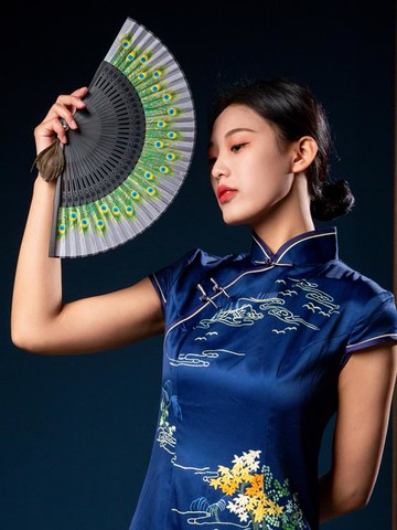 ❤精選❤中國風孔雀羽毛開屏絹綾小扇子女式折扇鏤空雕刻竹扇日常隨身扇子618購物節 雙11全館免運