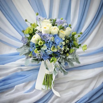 法式結婚花球 (藍色繡球、花園及聖誕玫瑰等) GF00192