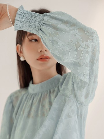 透膚立體燒花後綁帶立領上衣