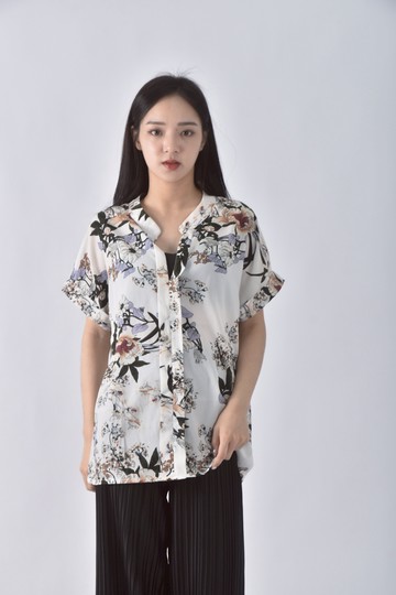 (XL) shein花卉白色短袖上衣