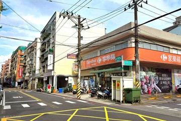 獨賣~❤️☞桃園後站延平公園旁邊間透店☜❤️｜桃園市桃園區延平路