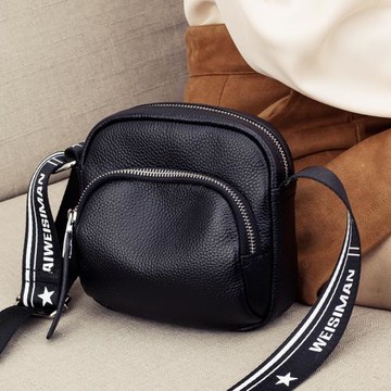 軟皮小包包女2025新款潮單肩豆腐包高級感洋氣腰包百搭寬帶斜挎包