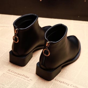 小跟短靴女2025新款秋冬季馬丁靴40百搭41平底43大碼靴子加絨女鞋