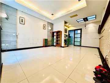 B3192中央路旁絕美雙車美透｜苗栗縣頭份市信義路