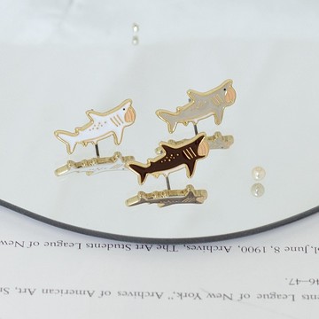 姥鯊 Basking sharks 鯊魚 夾式耳環 醫療鋼針 生日禮物 紙盒包裝