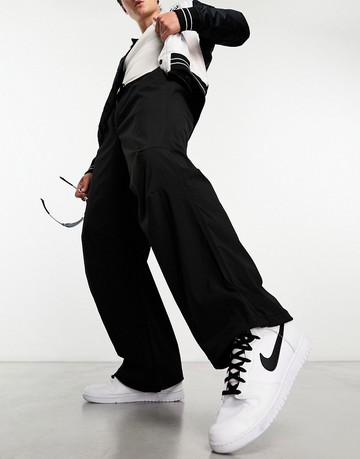Jack & Jones Intelligence poly parachute trousers in black