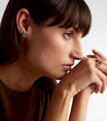 Yvonne Léon Scarabée 9kt gold earrings with gemstones