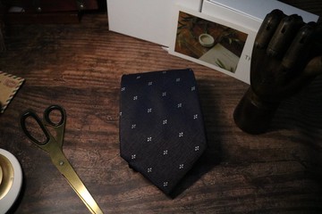 深棕色玲瓏宮廷老花領帶復古necktie