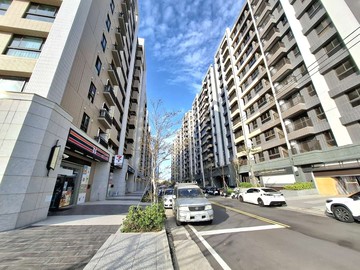 「楓樹重劃區｜3+1房｜雙平車｜公園第一排｜｜新竹縣湖口鄉德和路