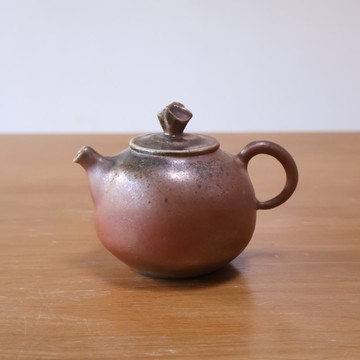 寶石壺鈕 柴燒陶手捏茶壺