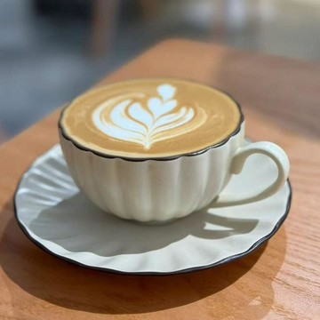 【熱銷】歐式小奢華咖啡杯碟勺 陶瓷拿鐵拉花杯 復古下午茶杯套裝 網紅INS風咖啡杯組