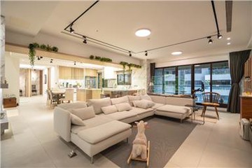 七期由鉅大謙精裝五房雙車｜台中市西屯區市政北七路