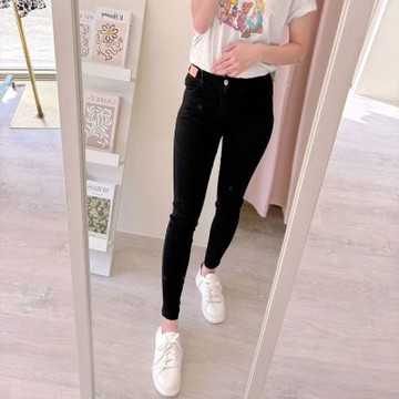 BBHONEY 韓風 百搭休閒 皮標純黑 超顯瘦彈力小腳褲 牛仔長褲