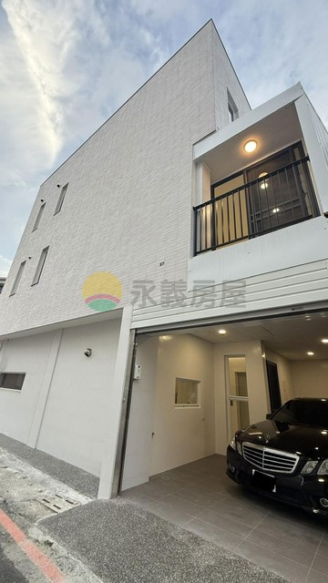 新營高中邊間電梯雙車透天|全棟高質感翻新｜台南市新營區育德一街