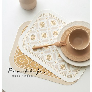 ♡peachlife.♡「台灣現貨」復古花花餐桌墊4入 復古加厚餐墊 防水防油隔熱墊 北歐餐墊 防油水餐墊 可水洗餐墊