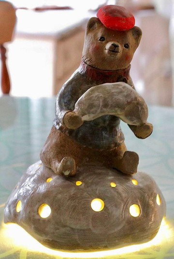 純手捏坐在雲上捧著軟綿綿雲朵的療癒大熊陶燈