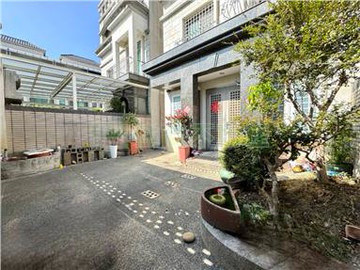 ❙ 大降價 ❙ 十一期臨路朝南大面寬大地坪別墅｜台中市北屯區山西南二街