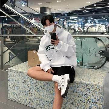 現貨出清！售完不補唷！老闆不賣衣服啦！便宜出清賣！韓國 BROOKLYN USA 刺繡 帽T 寬鬆 落肩 帽踢 大學T