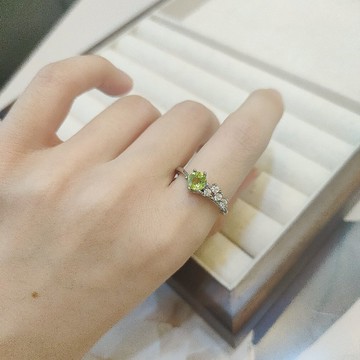 Le Bonheur 橄欖石繁星戒指 開口可調節(情人節 生日禮物)