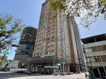 前金區⭐愛河畔⭐國揚天河⭐高樓層市景⭐三房雙平車｜高雄市前金區市中一路