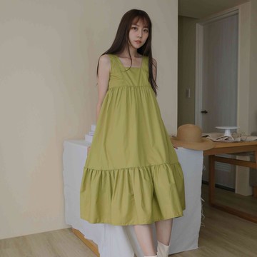 【Our Studio】方領胸前壓褶傘狀洋裝 黑色 酪梨綠色(現貨)