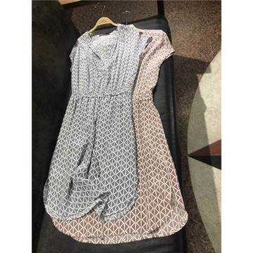 撤柜100%桑蠶絲 V領幾何波普風收腰系帶短袖連衣裙